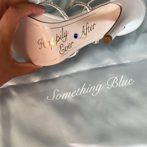 USED wedding heels! They are beautiful - Picture 6 of 8